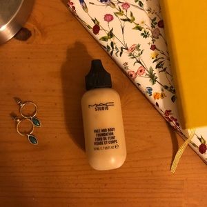 MAC Face and Body Foundation 50 ML/1.7 FL OZ - C3